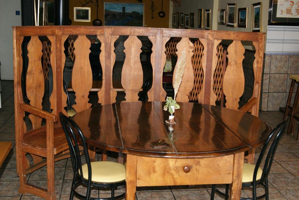 Hostal Sant Bernat Олот Екстериор снимка